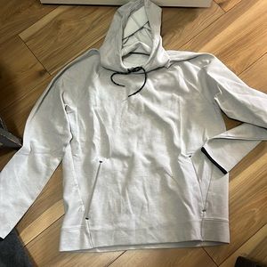 Men’s Old Navy. Size Large. Never Worn. Light Gray. With Hood.